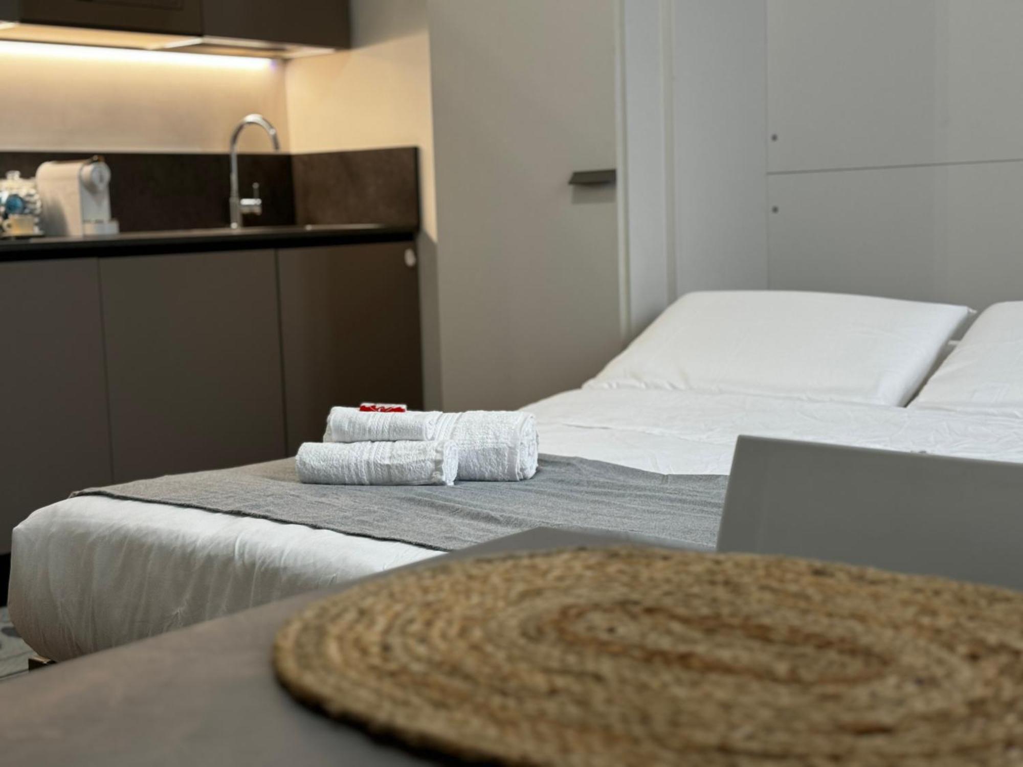 Apartment Regina In Corso Lodi - Sky Tv, Wifi E Breakfast Box Milan